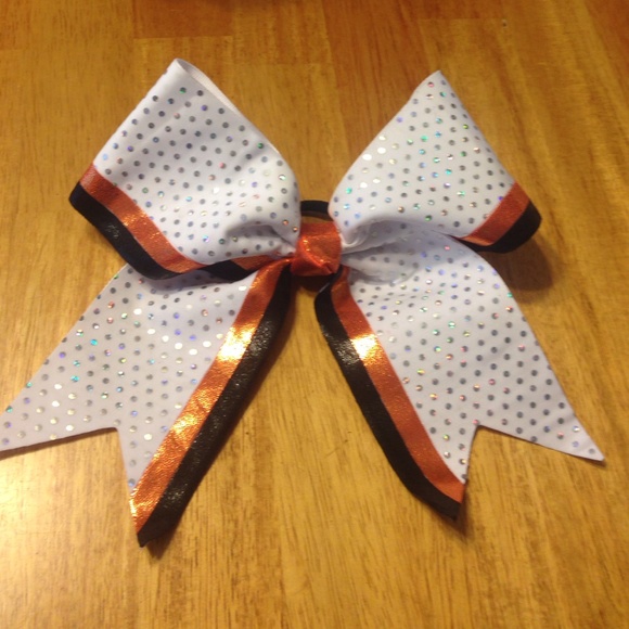 Cheer Bow
