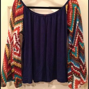 Lace-sleeves blouse!