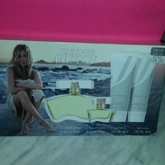 Jennifer Aniston perfume gift set