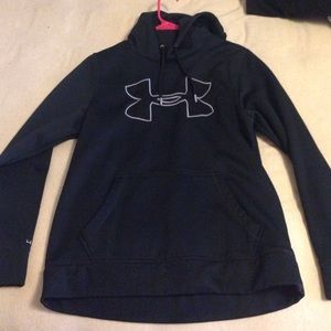 Under Armor Black sweatshirt