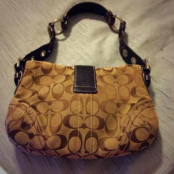 *SOLD* COACH handbag - Picture 2 of 2