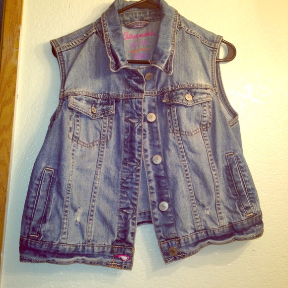 Denim cropped vest