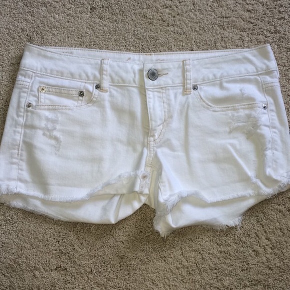 American eagle white shorts