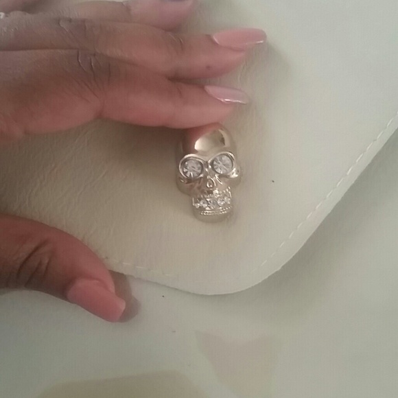 SALE!!!! 1/2 Transparent Skull Clutch - Picture 2 of 4