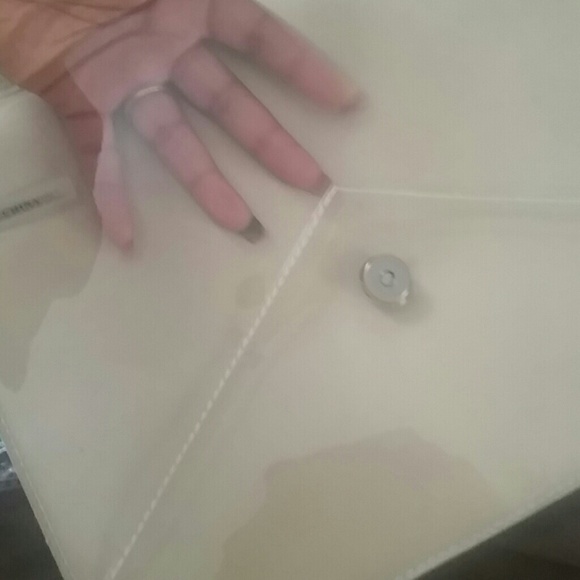 SALE!!!! 1/2 Transparent Skull Clutch - Picture 3 of 4