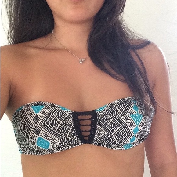 Acacia Swimwear top