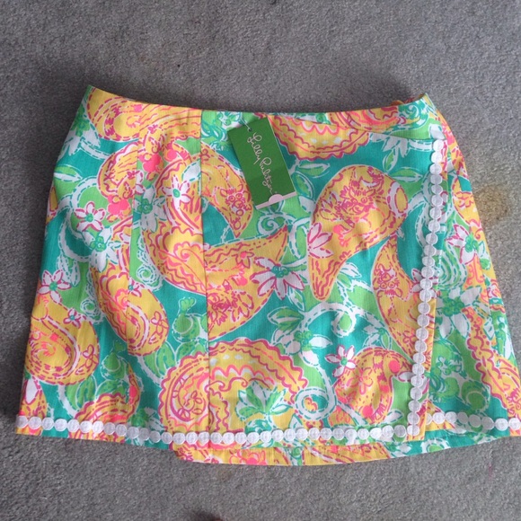 New Lilly Pulitzer skirt with built in shorts - Picture 1 of 4