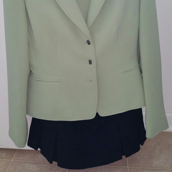 3pc Tahari skirt suit