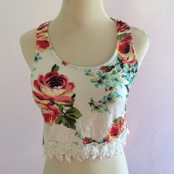 Floral crop-top size S! By Poetry!