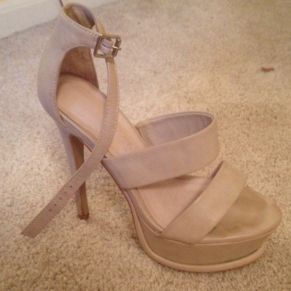 Nude platform heel