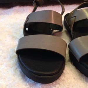 Chunky neutral sandals