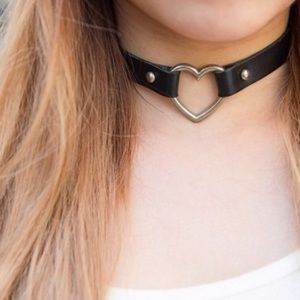 SALE Heart Choker 💘