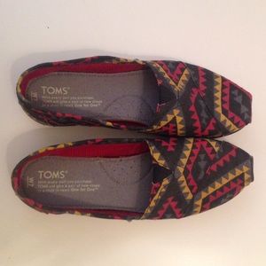 Women's Toms Size 7 Aztec Print Shoes