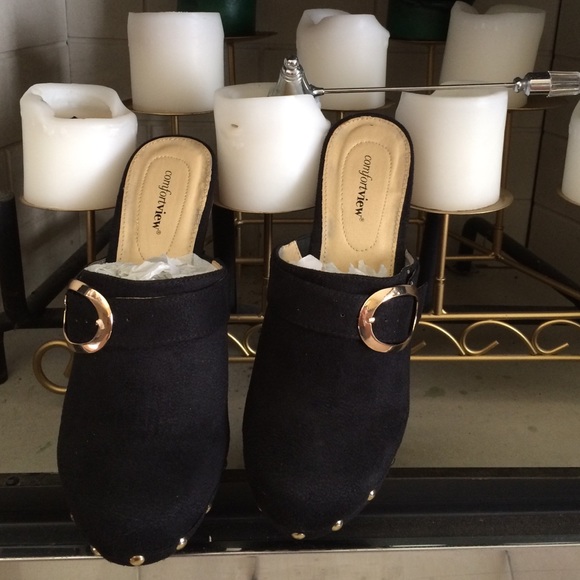 BEAUTIFUL BLACK SUEDUE WITH BRASS ACCENT CLOGS