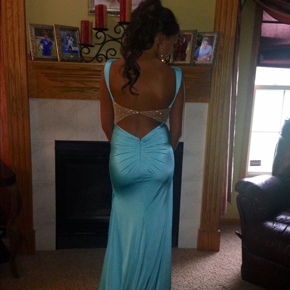 Prom dress - Picture 2 of 3
