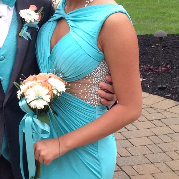 Prom dress - Picture 3 of 3