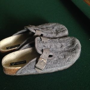 AE Gray Clogs- Size 8