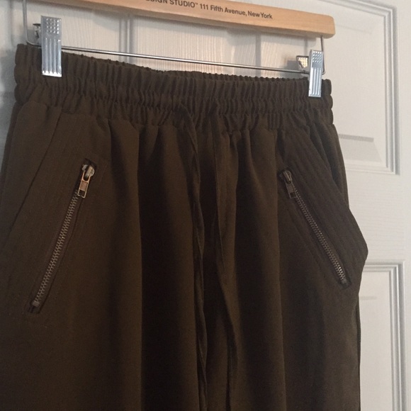 Cute pants! - Picture 2 of 3