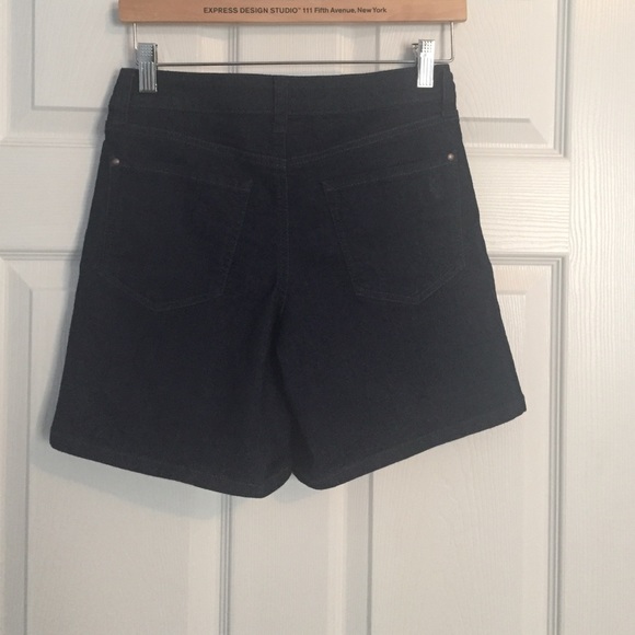 Cute High waisted shorts - Picture 2 of 3