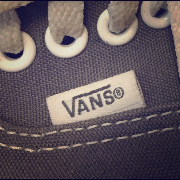 Women's 7.5 Gray Vans
