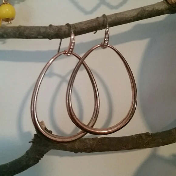 Stella and dot rose gold and rhinestone earrings