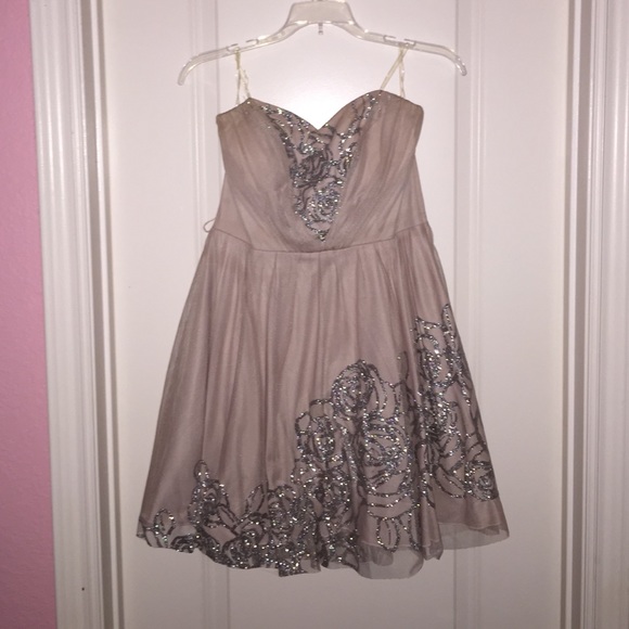 Windsor Prom Dress - Picture 1 of 3