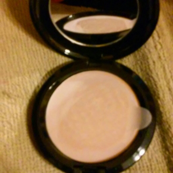 MAC - Picture 2 of 3