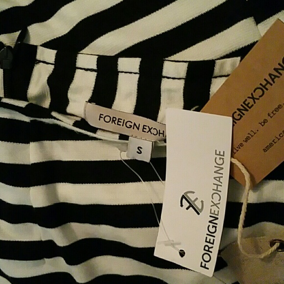 ***SOLD*Gorgeous pencil skirt by Foreign Exchange - Picture 2 of 4