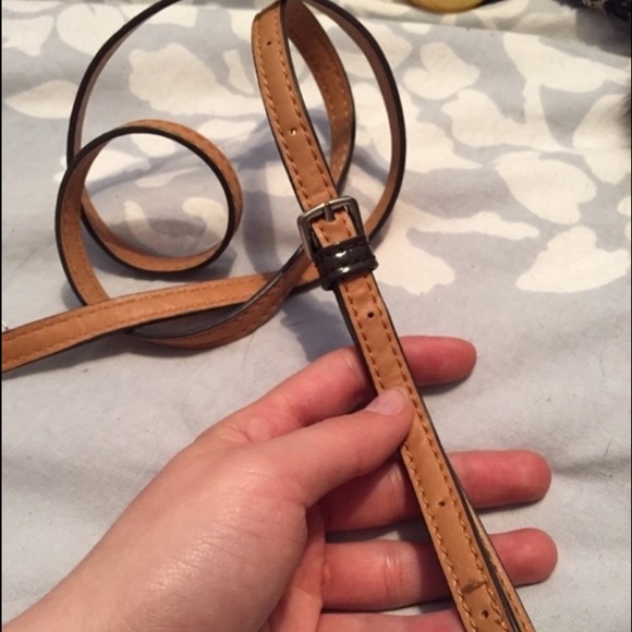 Guess Logo Cross-Body - Picture 3 of 3