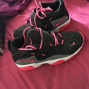Nike Shoes PINK & BLACK !!