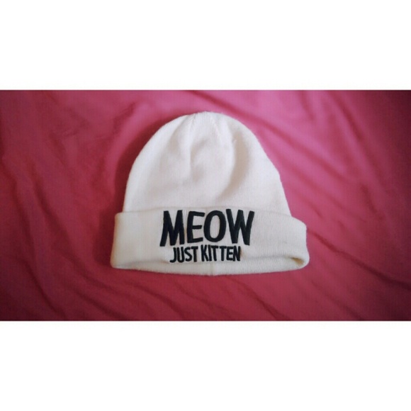 Brandy Melville Accessories - Meow just kitten beanie/ hat.