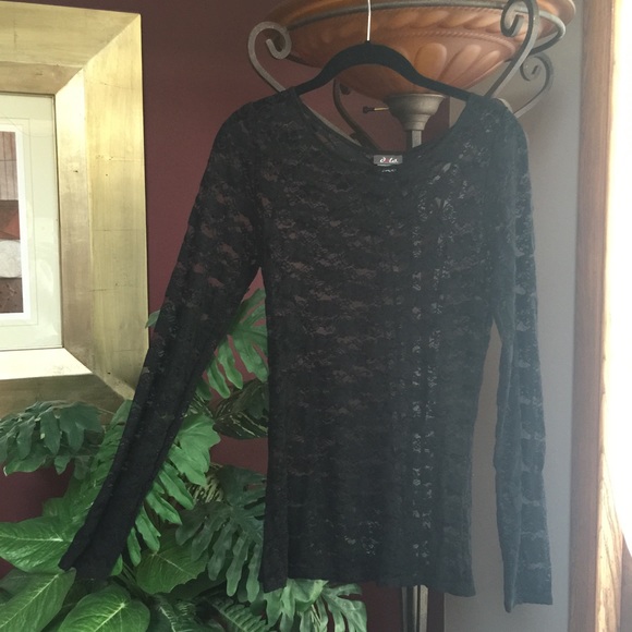 Black Lace Blouse - Picture 2 of 2