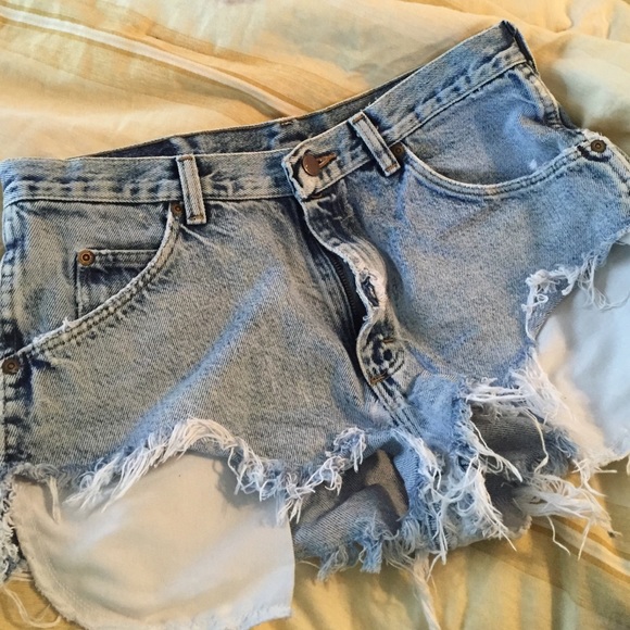 Urban Outfitters renewal mid-waist shorts