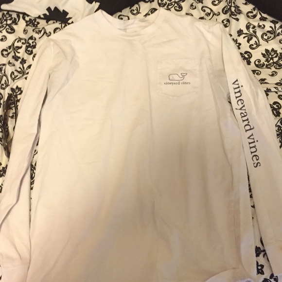 Vineyard vines tshirt