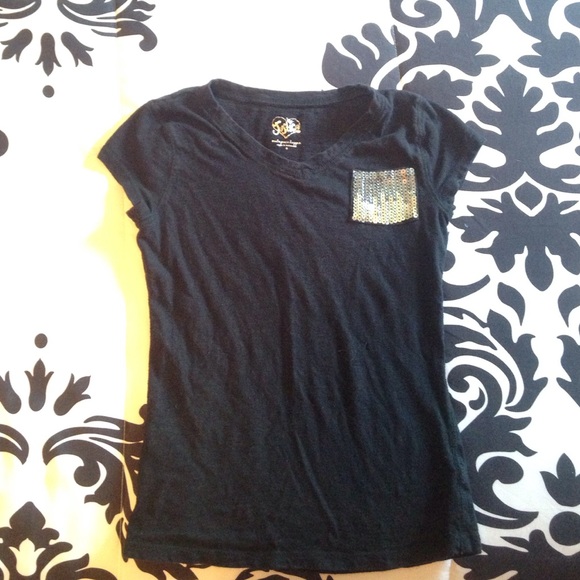 Justice V-neck tee shirt