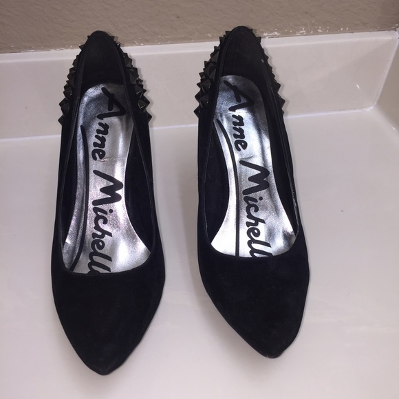 😎👠 Black velvet pumps!