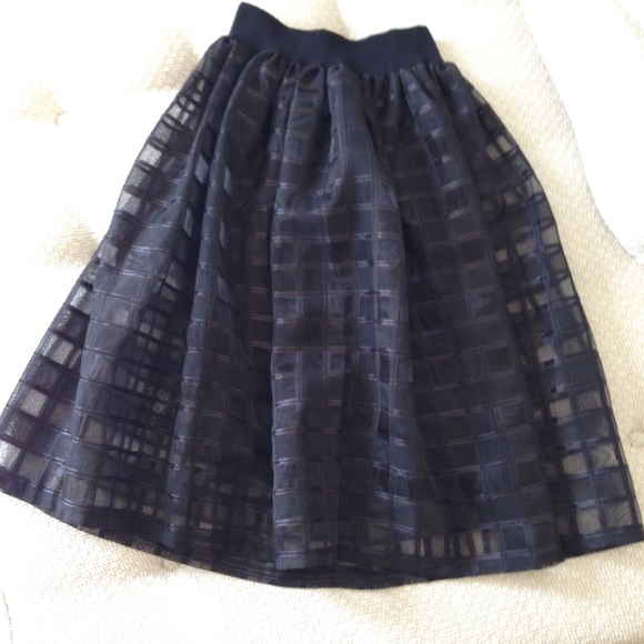 By Forever 21-Only worn once! Aline blk midi skirt - Picture 1 of 2