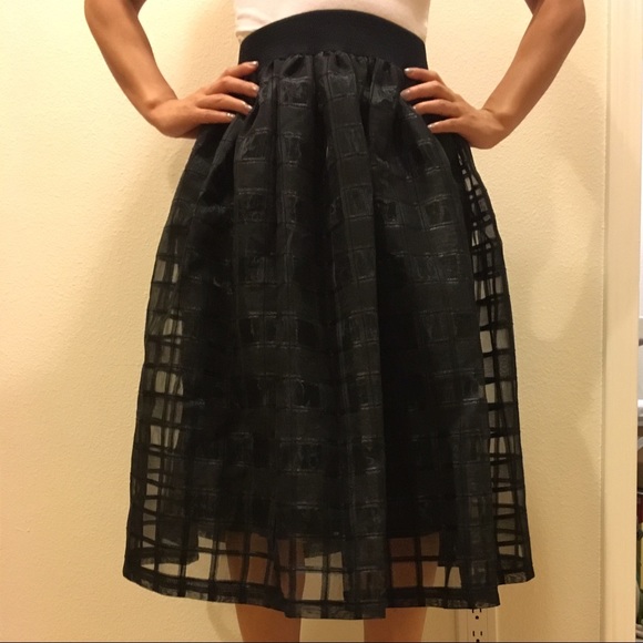 By Forever 21-Only worn once! Aline blk midi skirt - Picture 2 of 2
