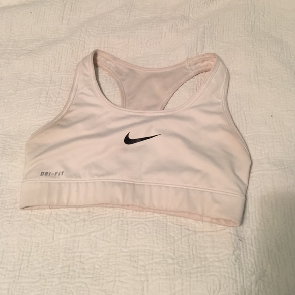 White nike sports bra
