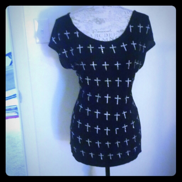 Pretty top coverd with crosses