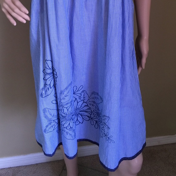 Blue and white striped strapless dress - Picture 2 of 4