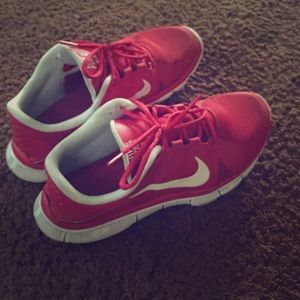 Nike free 5.0 running shoes