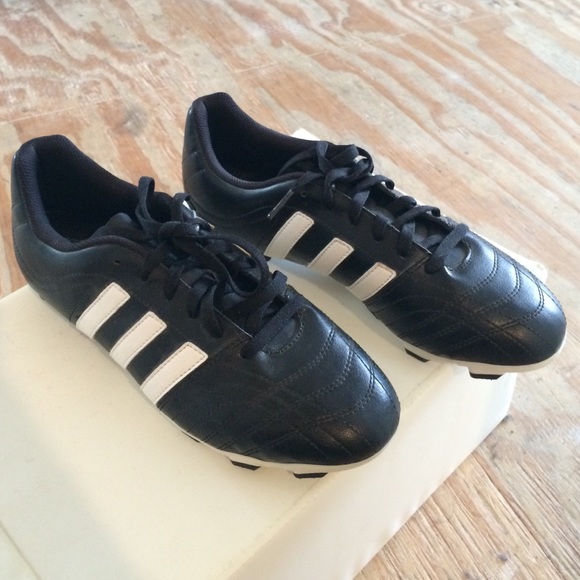 ✨NEW✨ ADIDAS Soccer Cleats