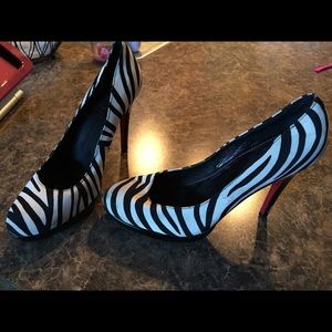Victoria's Secret pumps