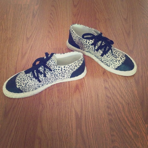 JustFab cheetah print canvas shoes