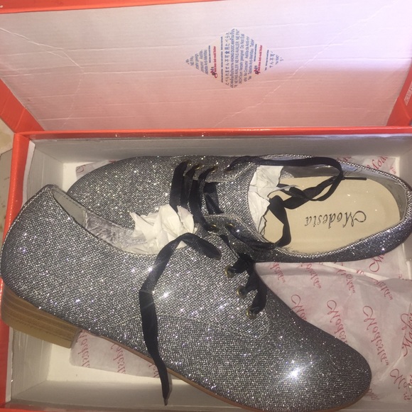 Brand new, never worn Modesta Shoes