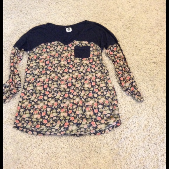 Roxy 3/4 length shirt