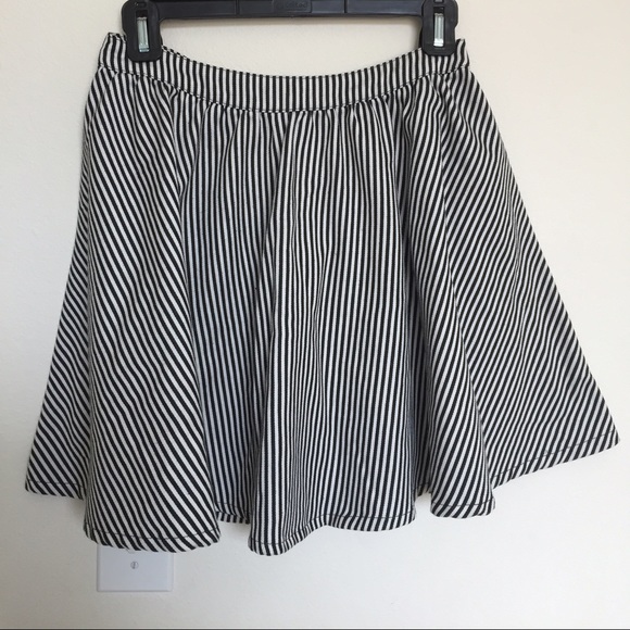 Forever 21 Dresses & Skirts - Forever 21 circle skirt