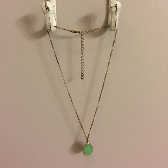 💋 SOLD 💋 Green stone necklace - Picture 2 of 3