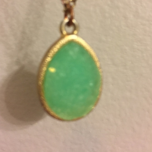 💋 SOLD 💋 Green stone necklace - Picture 3 of 3